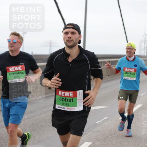03.10.2025 - Köhlbrandbrückenlauf Jannik Wohlers http://msf.ph/oto/9143915 03.10.2025 15:45:14 Position 1 8923, 9099, 9099, 9451 meine-sportfotos.de