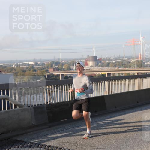 03.10.2025 - Köhlbrandbrückenlauf Yannick Fuchs http://msf.ph/oto/9143916 03.10.2025 08:31:28 Position 2 1174 meine-sportfotos.de