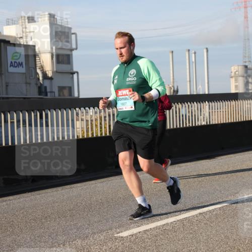 03.10.2025 - Köhlbrandbrückenlauf Lena Gebhardt http://msf.ph/oto/9143921 03.10.2025 10:01:42 Position 2 1827 meine-sportfotos.de