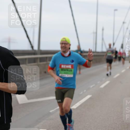 03.10.2025 - Köhlbrandbrückenlauf Jannik Wohlers http://msf.ph/oto/9143922 03.10.2025 15:45:15 Position 1 9099, 9099 meine-sportfotos.de
