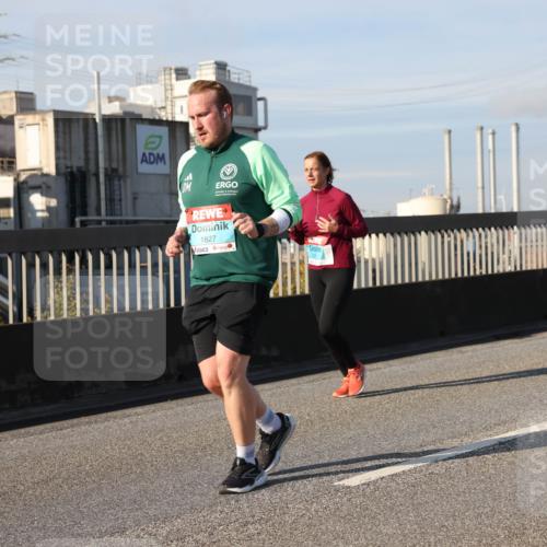 03.10.2025 - Köhlbrandbrückenlauf Lena Gebhardt http://msf.ph/oto/9143931 03.10.2025 10:01:42 Position 2 1827 meine-sportfotos.de