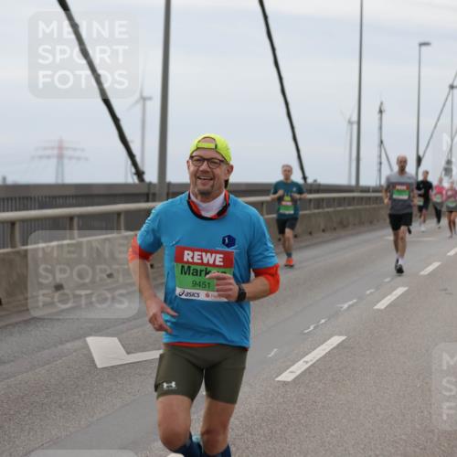 03.10.2025 - Köhlbrandbrückenlauf Jannik Wohlers http://msf.ph/oto/9143935 03.10.2025 15:45:15 Position 1 9451, 9110 meine-sportfotos.de