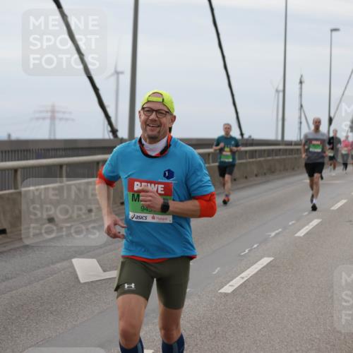 03.10.2025 - Köhlbrandbrückenlauf Jannik Wohlers http://msf.ph/oto/9143936 03.10.2025 15:45:15 Position 1 945, 9140 meine-sportfotos.de