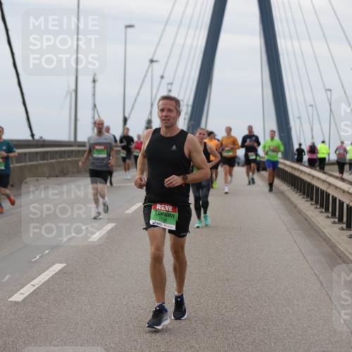 03.10.2025 - Köhlbrandbrückenlauf Jannik Wohlers http://msf.ph/oto/9143940 03.10.2025 15:45:16 Position 1 9110 meine-sportfotos.de