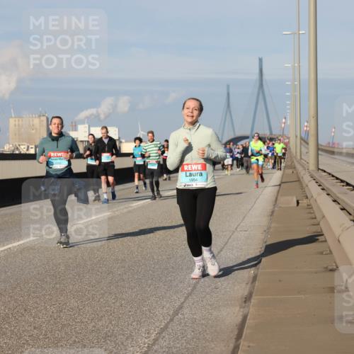 03.10.2025 - Köhlbrandbrückenlauf Lena Gebhardt http://msf.ph/oto/9143945 03.10.2025 10:01:44 Position 2 2099, 1954 meine-sportfotos.de