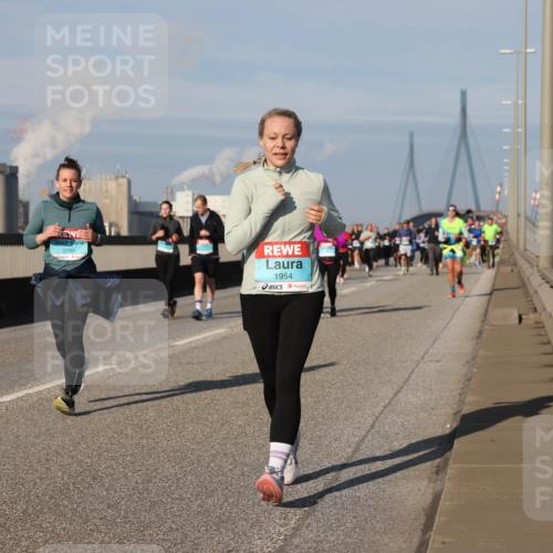 03.10.2025 - Köhlbrandbrückenlauf Lena Gebhardt http://msf.ph/oto/9143963 03.10.2025 10:01:45 Position 2 2099, 1954 meine-sportfotos.de