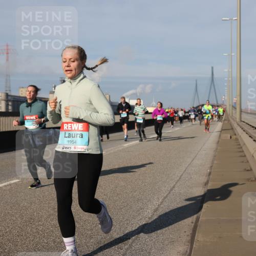 03.10.2025 - Köhlbrandbrückenlauf Lena Gebhardt http://msf.ph/oto/9143985 03.10.2025 10:01:46 Position 2 1954 meine-sportfotos.de