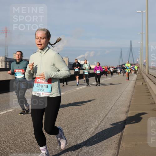 03.10.2025 - Köhlbrandbrückenlauf Lena Gebhardt http://msf.ph/oto/9143988 03.10.2025 10:01:46 Position 2 1954 meine-sportfotos.de