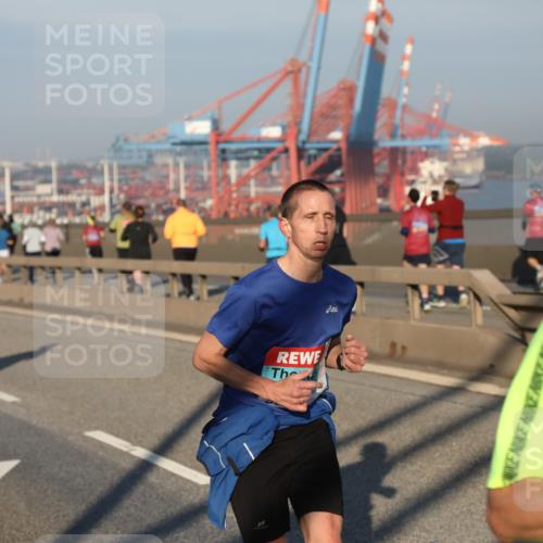 03.10.2025 - Köhlbrandbrückenlauf Yannick Fuchs http://msf.ph/oto/9143998 03.10.2025 08:31:38 Position 2  meine-sportfotos.de