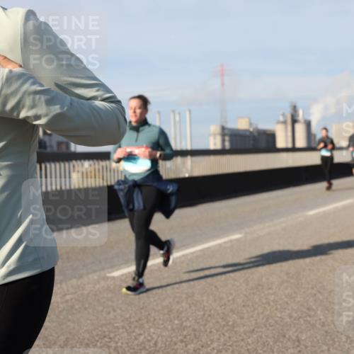 03.10.2025 - Köhlbrandbrückenlauf Lena Gebhardt http://msf.ph/oto/9144005 03.10.2025 10:01:47 Position 2 1954 meine-sportfotos.de