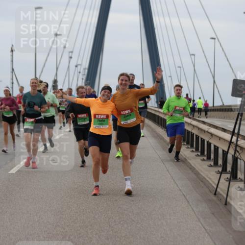03.10.2025 - Köhlbrandbrückenlauf Jannik Wohlers http://msf.ph/oto/9144006 03.10.2025 15:45:20 Position 1 812029, 12625, 8965 meine-sportfotos.de