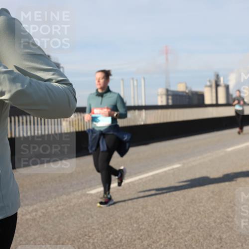 03.10.2025 - Köhlbrandbrückenlauf Lena Gebhardt http://msf.ph/oto/9144008 03.10.2025 10:01:47 Position 2  meine-sportfotos.de