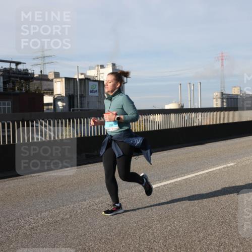 03.10.2025 - Köhlbrandbrückenlauf Lena Gebhardt http://msf.ph/oto/9144020 03.10.2025 10:01:47 Position 2 2099 meine-sportfotos.de