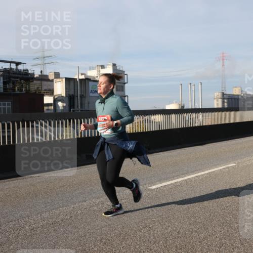 03.10.2025 - Köhlbrandbrückenlauf Lena Gebhardt http://msf.ph/oto/9144023 03.10.2025 10:01:47 Position 2  meine-sportfotos.de