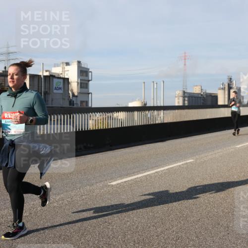 03.10.2025 - Köhlbrandbrückenlauf Lena Gebhardt http://msf.ph/oto/9144027 03.10.2025 10:01:47 Position 2 2099 meine-sportfotos.de