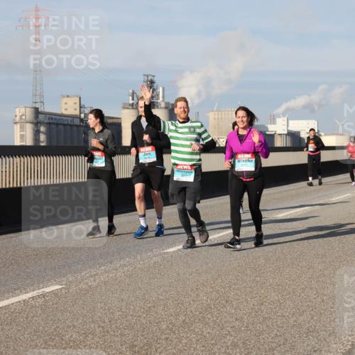 03.10.2025 - Köhlbrandbrückenlauf Lena Gebhardt http://msf.ph/oto/9144038 03.10.2025 10:01:48 Position 2 2033 meine-sportfotos.de