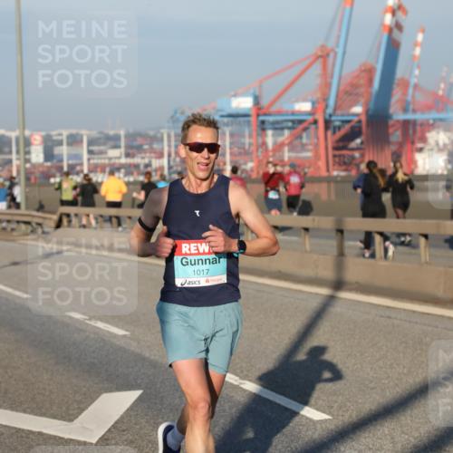 03.10.2025 - Köhlbrandbrückenlauf Yannick Fuchs http://msf.ph/oto/9144048 03.10.2025 08:31:43 Position 2 1017 meine-sportfotos.de