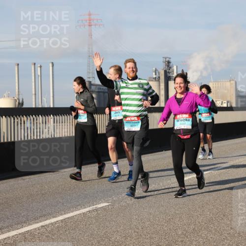 03.10.2025 - Köhlbrandbrückenlauf Lena Gebhardt http://msf.ph/oto/9144058 03.10.2025 10:01:49 Position 2 2016, 3617, 2033 meine-sportfotos.de