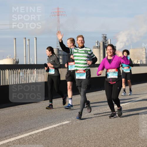 03.10.2025 - Köhlbrandbrückenlauf Lena Gebhardt http://msf.ph/oto/9144061 03.10.2025 10:01:49 Position 2 2016, 3617, 2033 meine-sportfotos.de