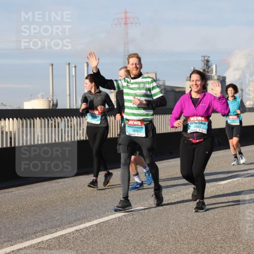 03.10.2025 - Köhlbrandbrückenlauf Lena Gebhardt http://msf.ph/oto/9144064 03.10.2025 10:01:50 Position 2 3617, 2033 meine-sportfotos.de