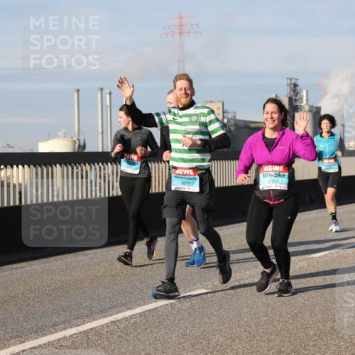 03.10.2025 - Köhlbrandbrückenlauf Lena Gebhardt http://msf.ph/oto/9144067 03.10.2025 10:01:50 Position 2 3617, 2033 meine-sportfotos.de
