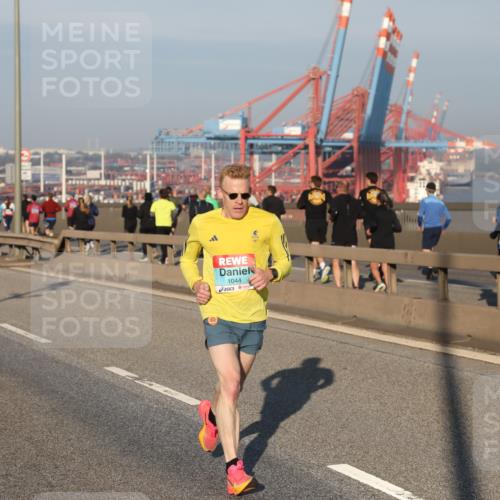 03.10.2025 - Köhlbrandbrückenlauf Yannick Fuchs http://msf.ph/oto/9144068 03.10.2025 08:31:49 Position 2 1044 meine-sportfotos.de
