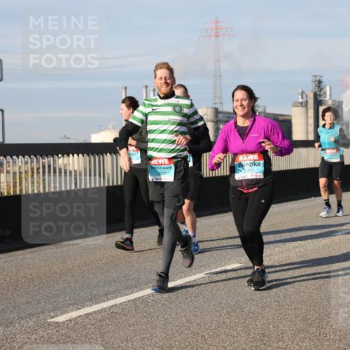 03.10.2025 - Köhlbrandbrückenlauf Lena Gebhardt http://msf.ph/oto/9144072 03.10.2025 10:01:50 Position 2 3617, 2033 meine-sportfotos.de