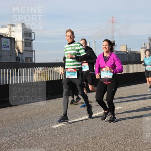 03.10.2025 - Köhlbrandbrückenlauf Lena Gebhardt http://msf.ph/oto/9144076 03.10.2025 10:01:50 Position 2 3617, 2016, 2033 meine-sportfotos.de