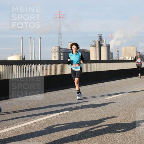 03.10.2025 - Köhlbrandbrückenlauf Lena Gebhardt http://msf.ph/oto/9144087 03.10.2025 10:01:51 Position 2  meine-sportfotos.de