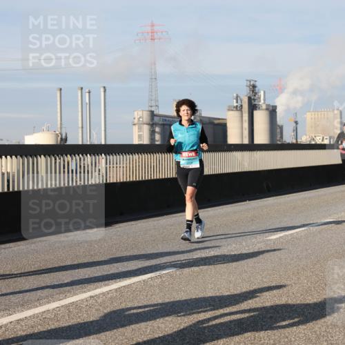 03.10.2025 - Köhlbrandbrückenlauf Lena Gebhardt http://msf.ph/oto/9144089 03.10.2025 10:01:51 Position 2  meine-sportfotos.de