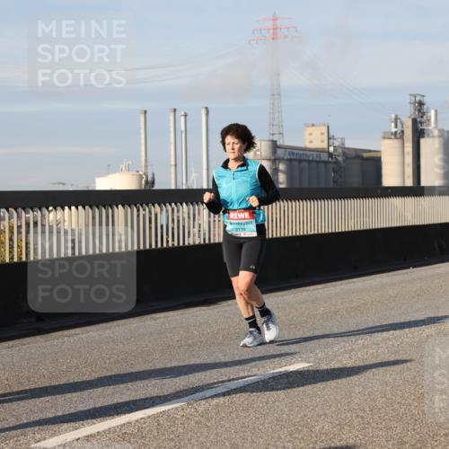 03.10.2025 - Köhlbrandbrückenlauf Lena Gebhardt http://msf.ph/oto/9144094 03.10.2025 10:01:52 Position 2 2119 meine-sportfotos.de