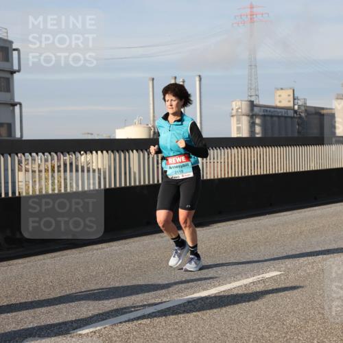 03.10.2025 - Köhlbrandbrückenlauf Lena Gebhardt http://msf.ph/oto/9144097 03.10.2025 10:01:52 Position 2 2119 meine-sportfotos.de