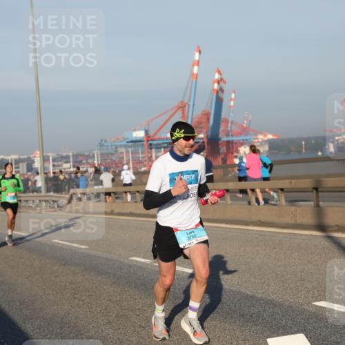 03.10.2025 - Köhlbrandbrückenlauf Yannick Fuchs http://msf.ph/oto/9144099 03.10.2025 08:31:56 Position 2 3740 meine-sportfotos.de