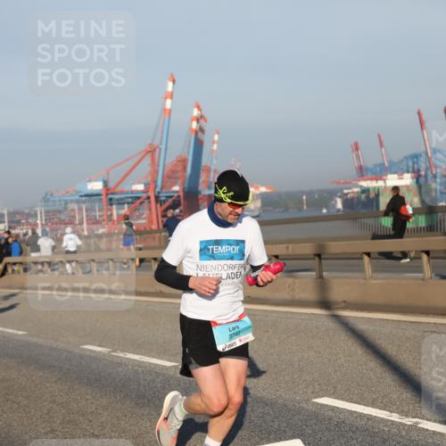 03.10.2025 - Köhlbrandbrückenlauf Yannick Fuchs http://msf.ph/oto/9144104 03.10.2025 08:31:57 Position 2 3740 meine-sportfotos.de