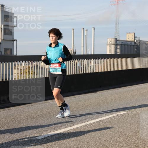 03.10.2025 - Köhlbrandbrückenlauf Lena Gebhardt http://msf.ph/oto/9144107 03.10.2025 10:01:53 Position 2 2119, 40 meine-sportfotos.de