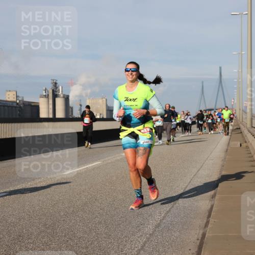 03.10.2025 - Köhlbrandbrückenlauf Lena Gebhardt http://msf.ph/oto/9144111 03.10.2025 10:01:53 Position 2  meine-sportfotos.de