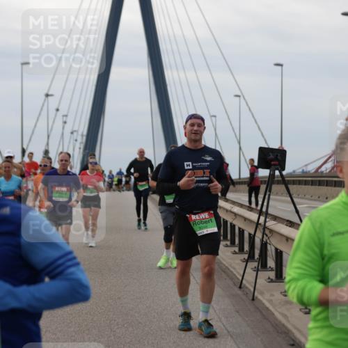 03.10.2025 - Köhlbrandbrückenlauf Jannik Wohlers http://msf.ph/oto/9144120 03.10.2025 15:45:26 Position 1 414, 2323, 9348 meine-sportfotos.de