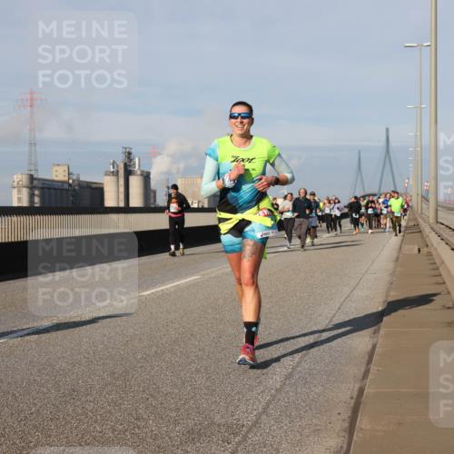 03.10.2025 - Köhlbrandbrückenlauf Lena Gebhardt http://msf.ph/oto/9144121 03.10.2025 10:01:53 Position 2  meine-sportfotos.de