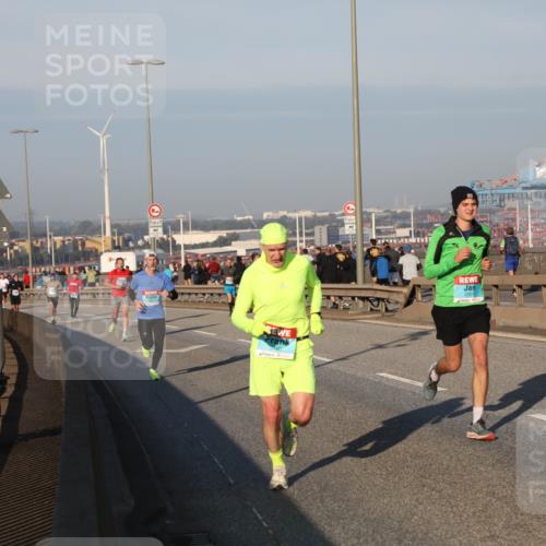 03.10.2025 - Köhlbrandbrückenlauf Yannick Fuchs http://msf.ph/oto/9144122 03.10.2025 08:31:58 Position 2 270 meine-sportfotos.de