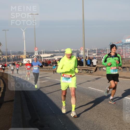 03.10.2025 - Köhlbrandbrückenlauf Yannick Fuchs http://msf.ph/oto/9144125 03.10.2025 08:31:59 Position 2 3460, 270 meine-sportfotos.de