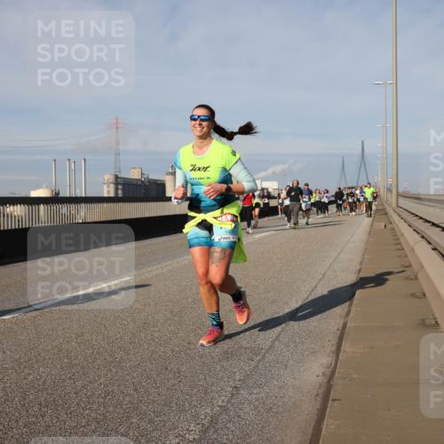 03.10.2025 - Köhlbrandbrückenlauf Lena Gebhardt http://msf.ph/oto/9144131 03.10.2025 10:01:54 Position 2  meine-sportfotos.de