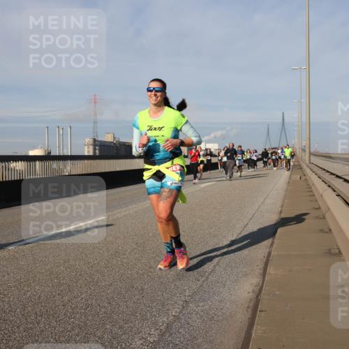 03.10.2025 - Köhlbrandbrückenlauf Lena Gebhardt http://msf.ph/oto/9144133 03.10.2025 10:01:54 Position 2  meine-sportfotos.de