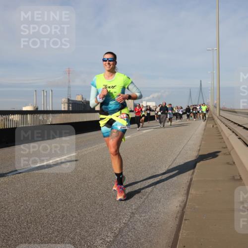 03.10.2025 - Köhlbrandbrückenlauf Lena Gebhardt http://msf.ph/oto/9144137 03.10.2025 10:01:54 Position 2  meine-sportfotos.de