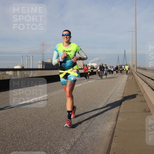 03.10.2025 - Köhlbrandbrückenlauf Lena Gebhardt http://msf.ph/oto/9144139 03.10.2025 10:01:54 Position 2  meine-sportfotos.de