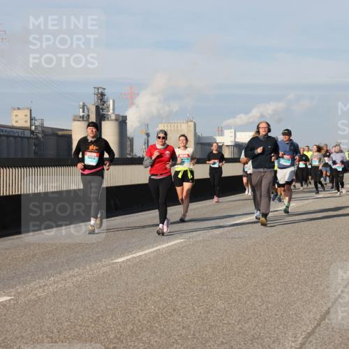 03.10.2025 - Köhlbrandbrückenlauf Lena Gebhardt http://msf.ph/oto/9144145 03.10.2025 10:01:55 Position 2  meine-sportfotos.de