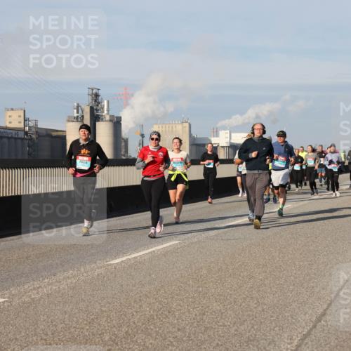 03.10.2025 - Köhlbrandbrückenlauf Lena Gebhardt http://msf.ph/oto/9144147 03.10.2025 10:01:55 Position 2  meine-sportfotos.de