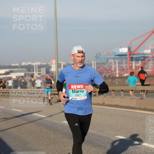 03.10.2025 - Köhlbrandbrückenlauf Yannick Fuchs http://msf.ph/oto/9144149 03.10.2025 08:32:02 Position 2 1057 meine-sportfotos.de