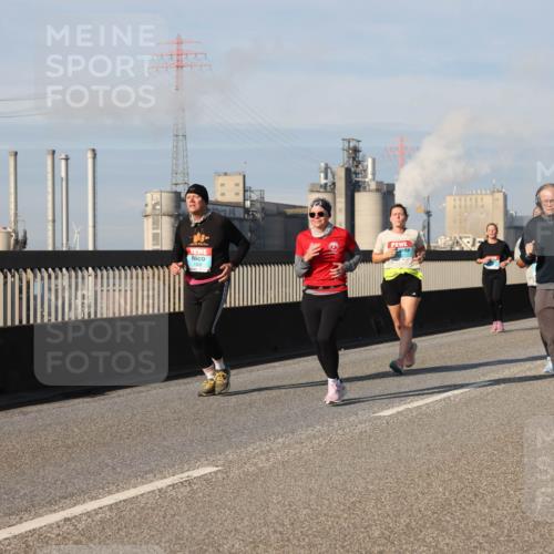03.10.2025 - Köhlbrandbrückenlauf Lena Gebhardt http://msf.ph/oto/9144150 03.10.2025 10:01:57 Position 2  meine-sportfotos.de