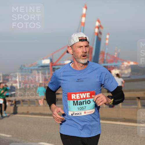 03.10.2025 - Köhlbrandbrückenlauf Yannick Fuchs http://msf.ph/oto/9144158 03.10.2025 08:32:03 Position 2 1057 meine-sportfotos.de