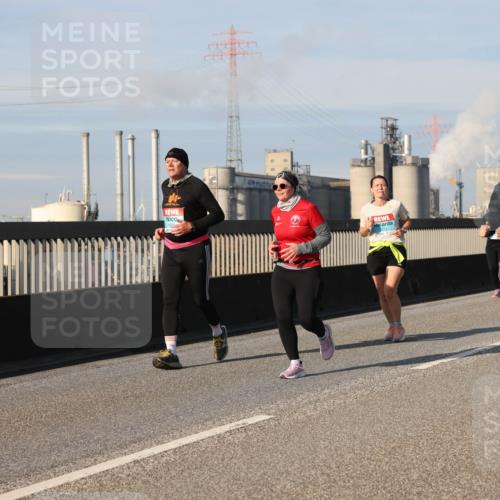 03.10.2025 - Köhlbrandbrückenlauf Lena Gebhardt http://msf.ph/oto/9144165 03.10.2025 10:01:57 Position 2  meine-sportfotos.de